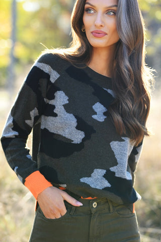 BRODIE CAMO CREW NECK SWEATER