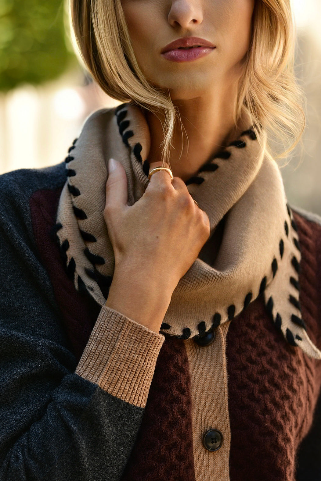 BRODIE CAMEL LACED SCARF