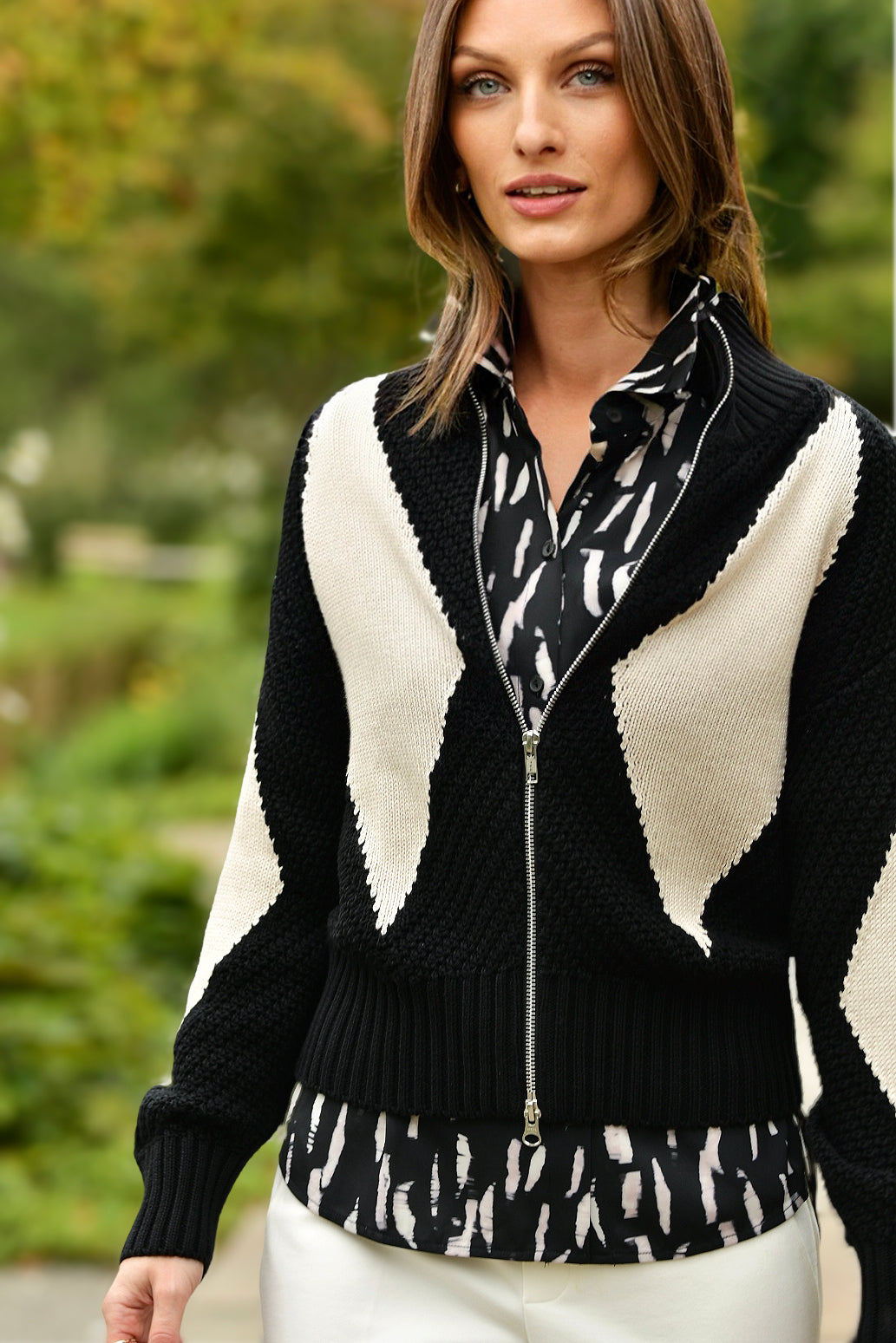 COTTON BY AUTUMN CASHMERE  BLACK ZIP SWEATER