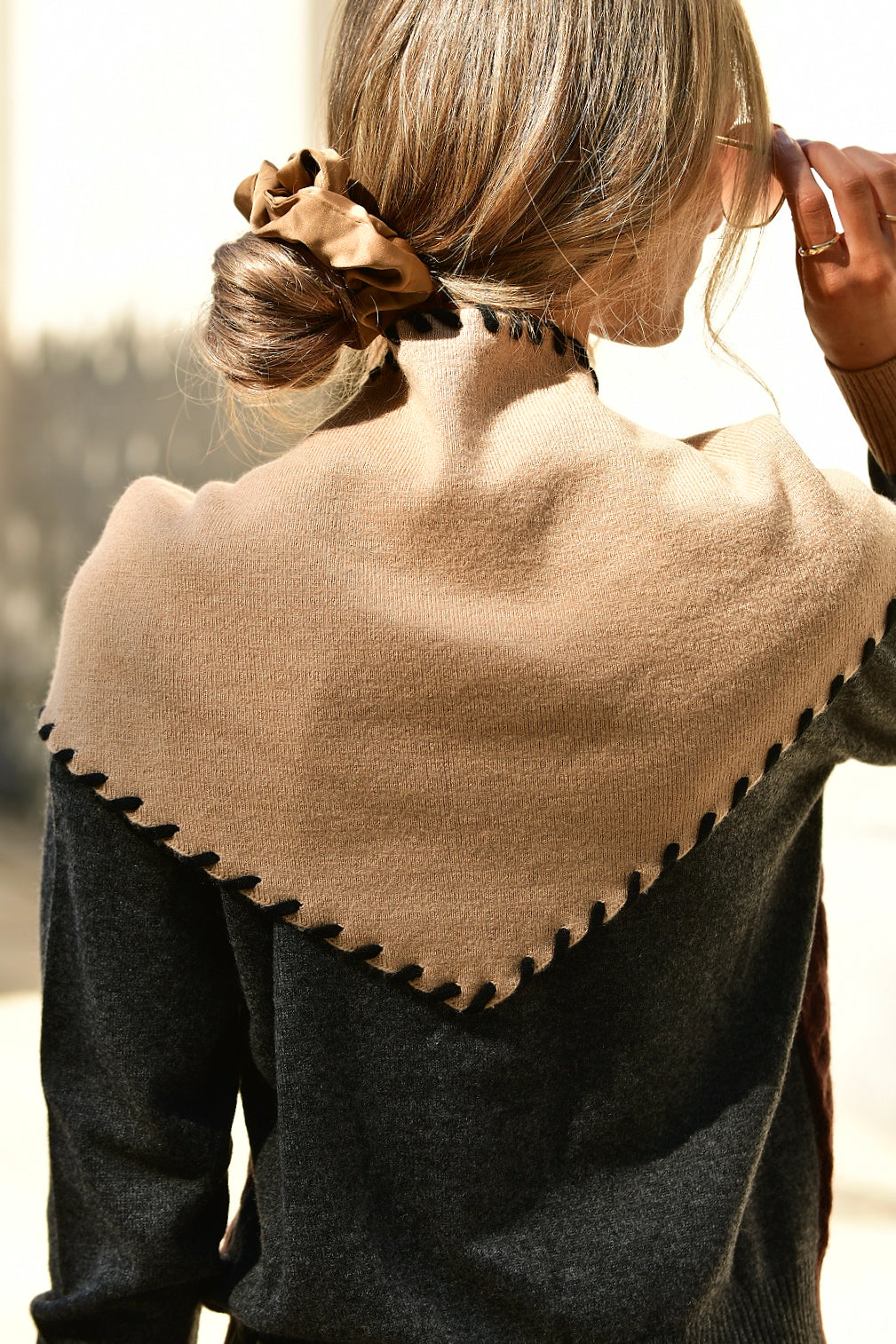 BRODIE CAMEL LACED SCARF